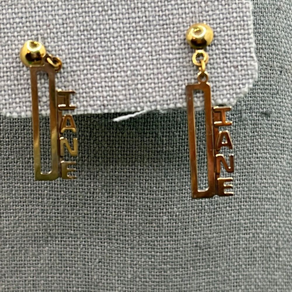 Gold tone pierced earrings “Diane”